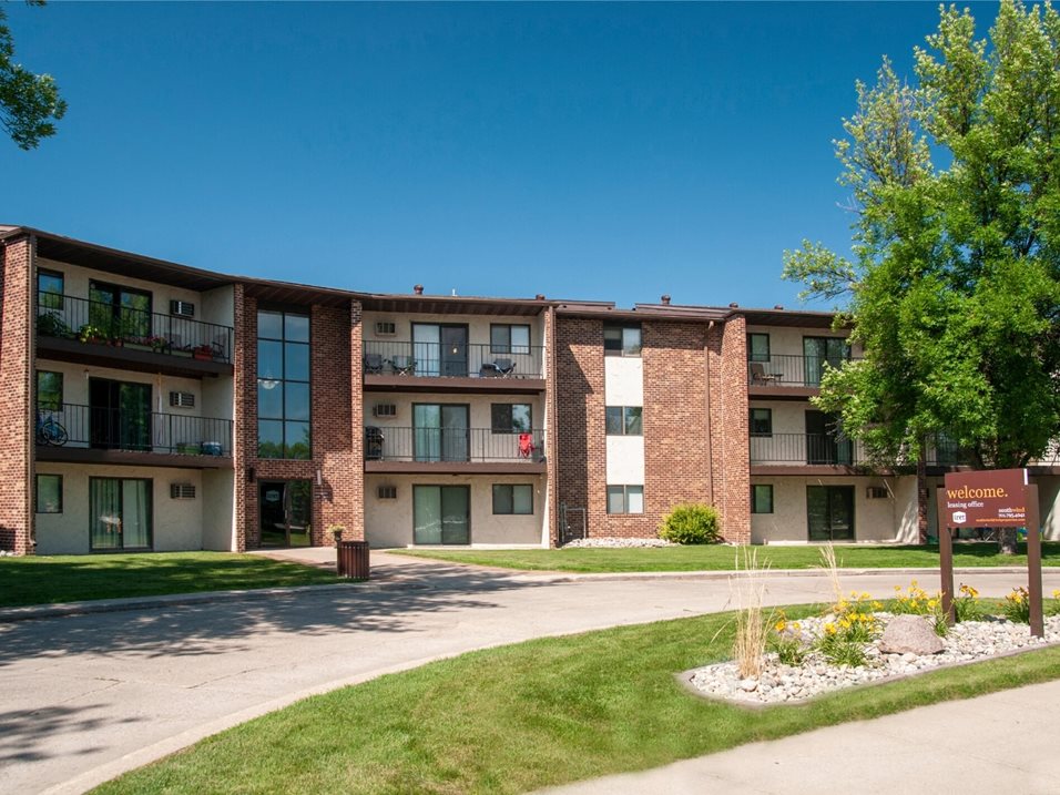 the district apartments grand forks