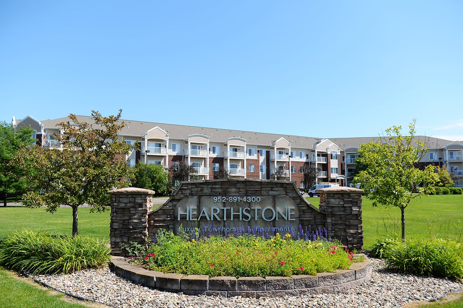 Hearthstone Apartments and Townhomes Apartments in Apple Valley, MN