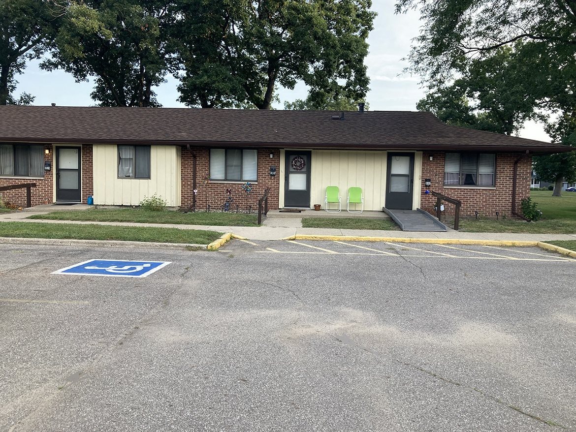 Photos and Video of Oak Estates in Knox, IN