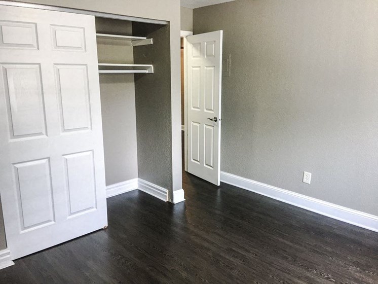 Whittier Flats - 2741 Grand Ave