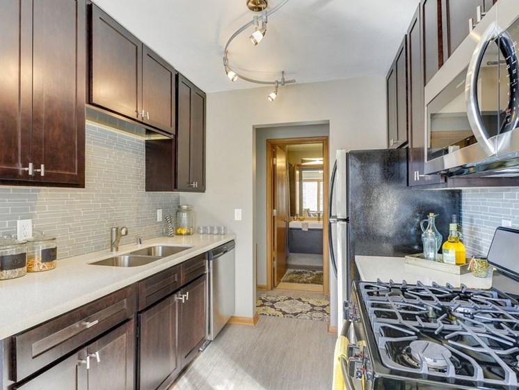 Edina Galleria Flats 7008 Sandell