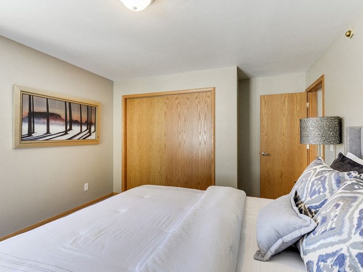 Edina Galleria Flats 7008 Sandell
