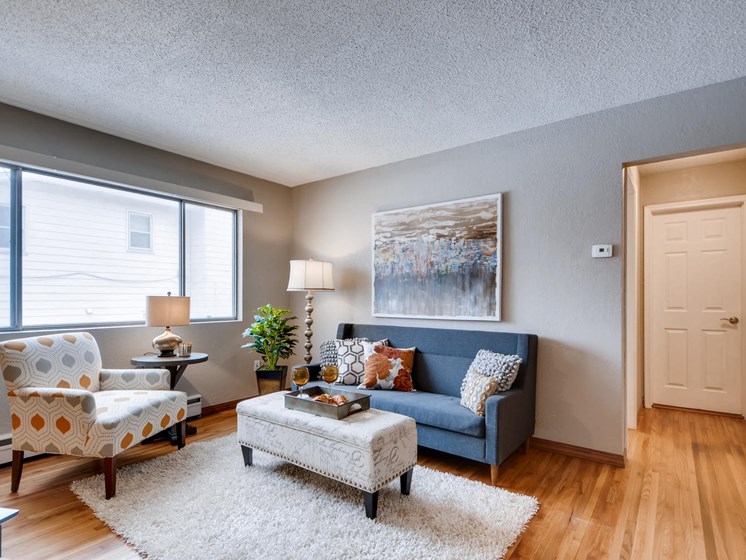 Whittier Flats - 3121 Pleasant Avenue