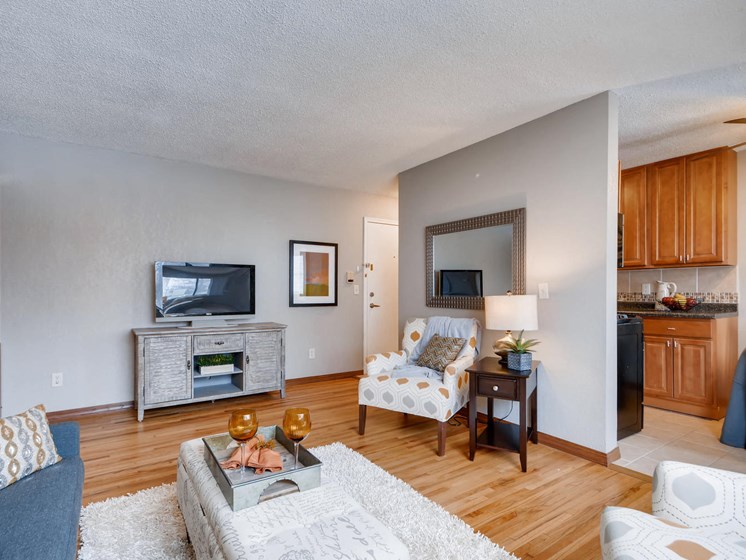 Whittier Flats - 3121 Pleasant Avenue