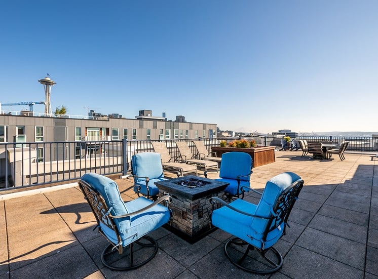 WA_Seattle_UptownQueenAnne_Rooftop Patio Seating