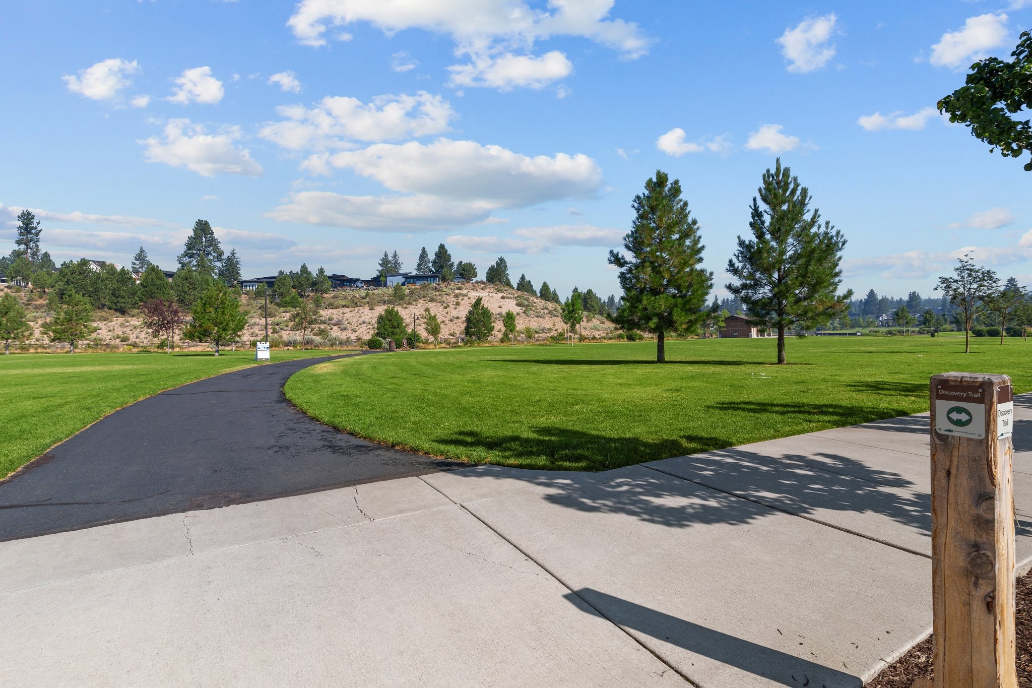 RangeApartments_Bend_OR_WalkingTrail