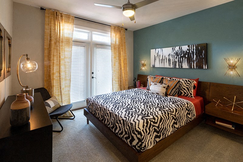 Luxury One Bedroom Apartments in Downtown Atlanta, GA - Lumen Grant Park Apartments Bedroom with Carpet