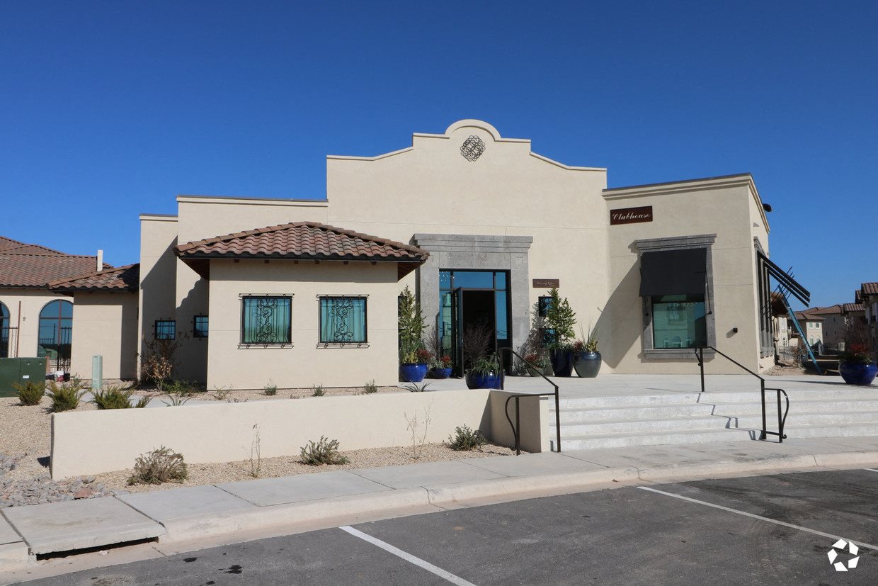 Photos and Video of Pecos Vista Apartments in Carlsbad, NM