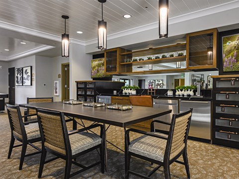 Dine area  at The Oaks at Paso Robles, Paso Robles