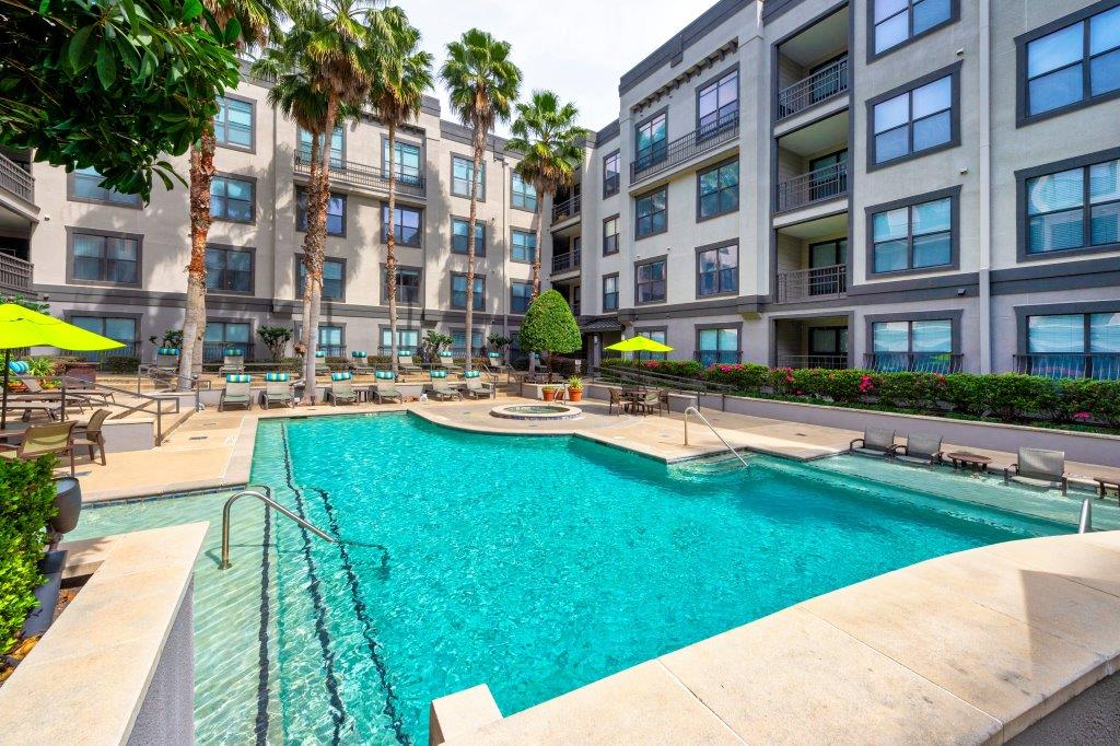 3000 Sage Apartments pool