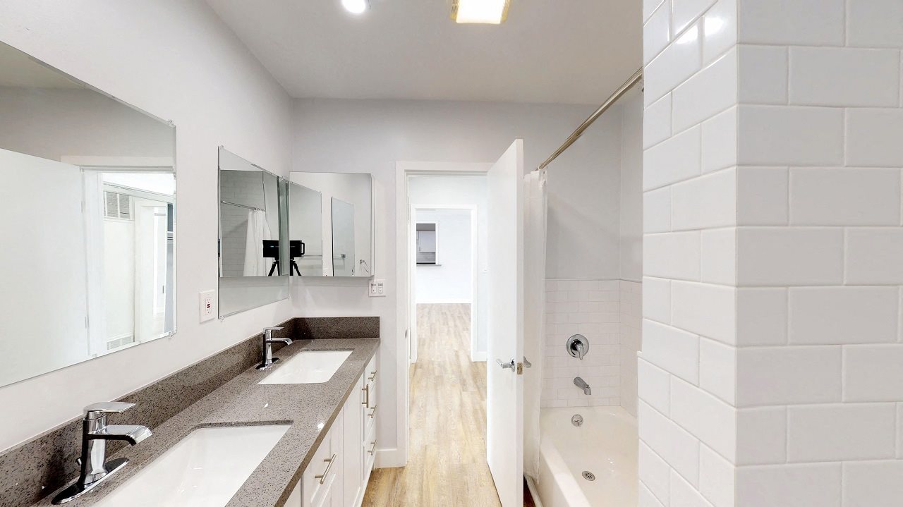 2 Bedrooms Bathroom,2 Bedrooms Bathroom,2 Bedrooms Bathroom