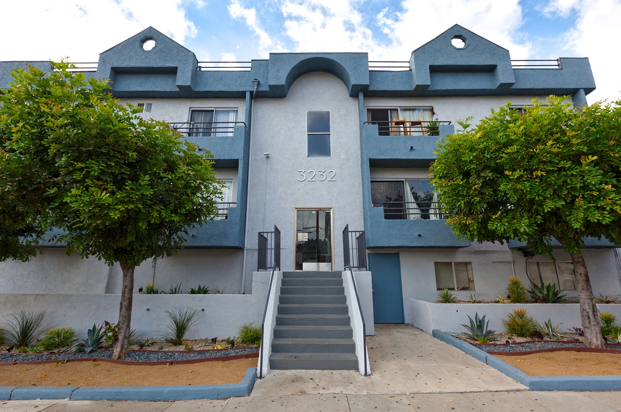 3232 W Ave | Apartments in Los Angeles, CA