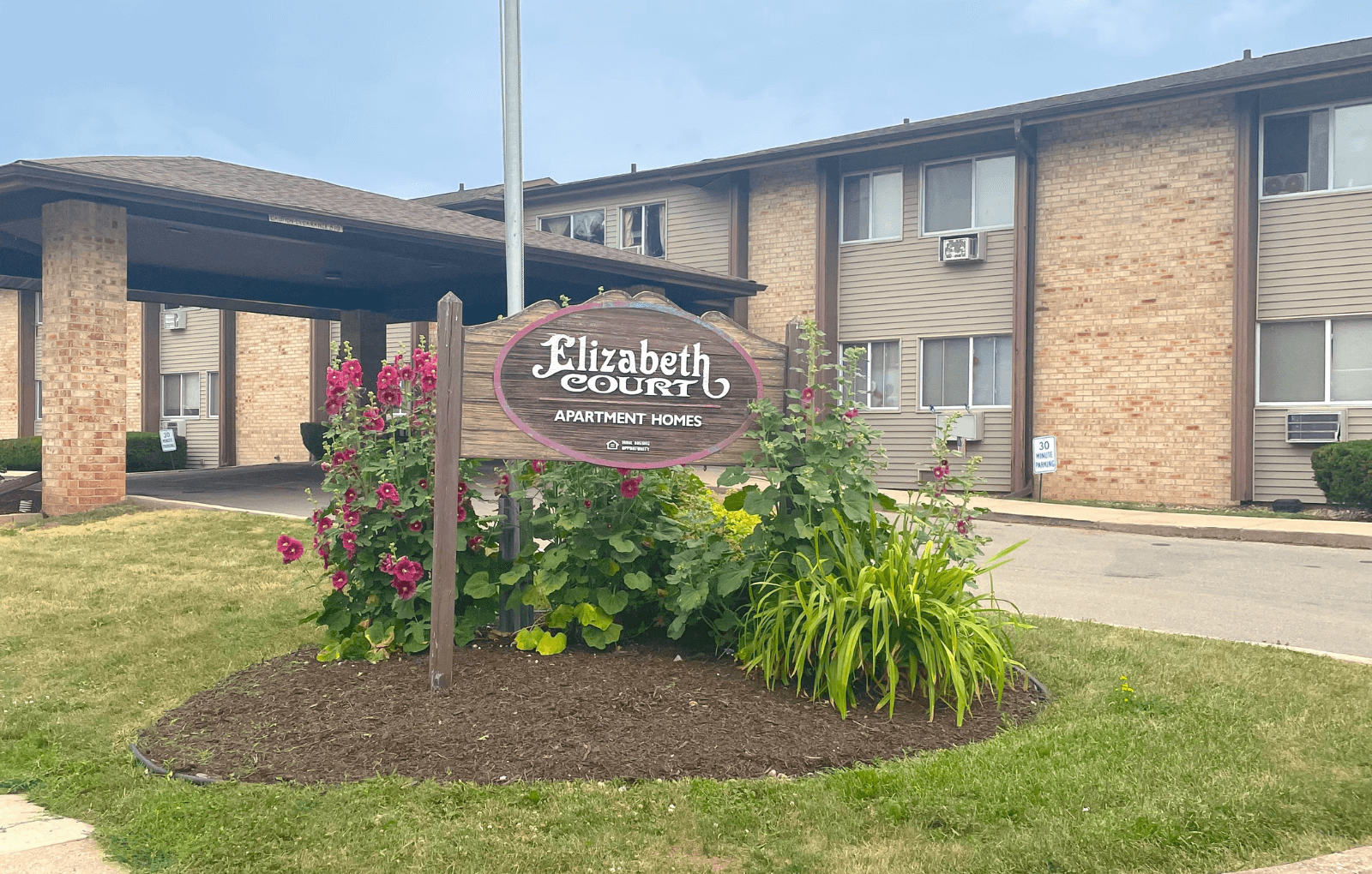 Photos and Video of Elizabeth Court in Menasha, WI