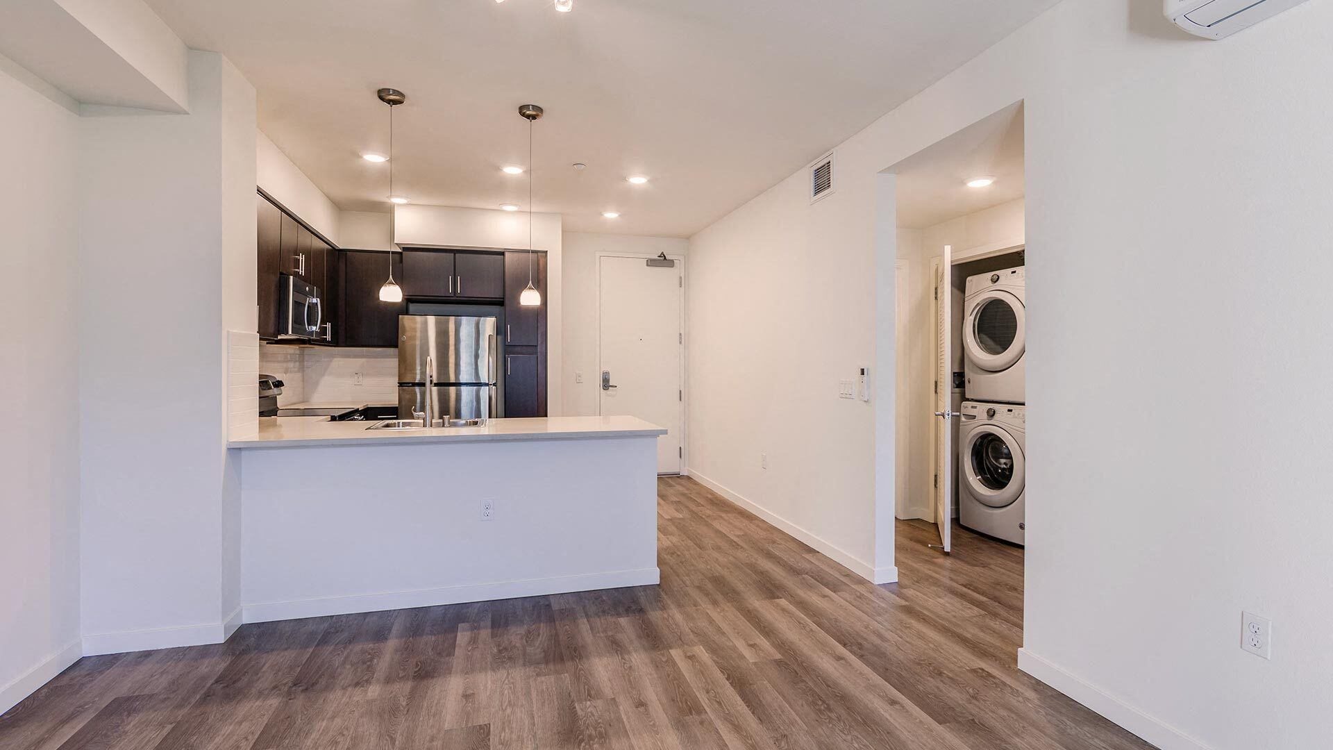 The Lark San Mateo Kitchen laundry View