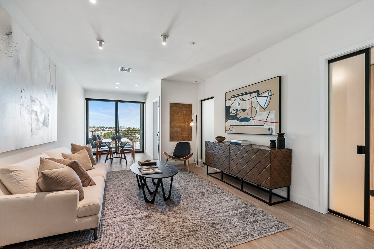 Residences for Rent in Palms, Los Angeles Venue Apartments