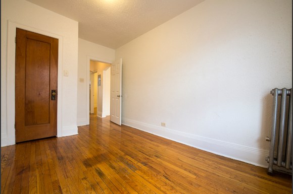 Bedroom of 7801 S Kingston Ave Apartments in Chicago