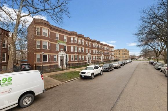 Pangea Auburn Gresham Apartments for rent in Chicago | 7643 S Stewart