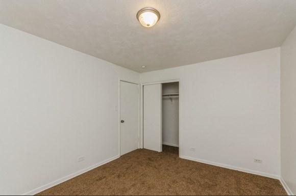 Bedroom of 7940 S Greenwood Ave in Chicago