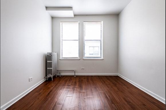 Bedroom of 1734 E 72nd St Apartments in Chicago