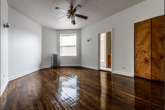 Living Room 4720 S Drexel Apartments in Chicago