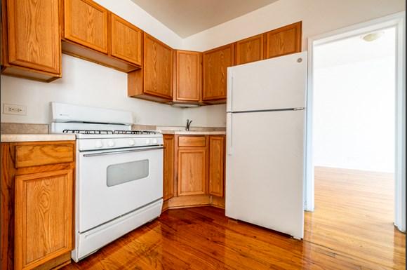 Kitchen of 5836 W Madison Apartments in Chicago