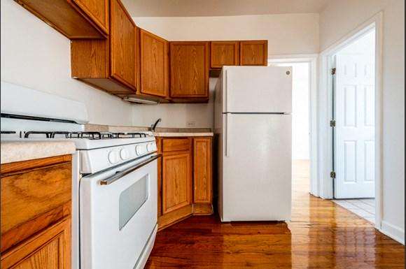 Kitchen of 5836 W Madison Apartments in Chicago