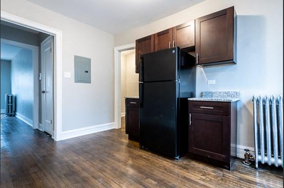 Kitchen of 6904 S Cregier Ave Apartments in Chicago