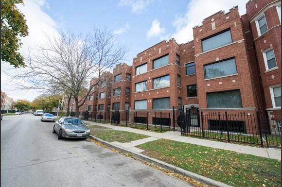 Exterior of 7801 S Kingston Ave Apartments in Chicago