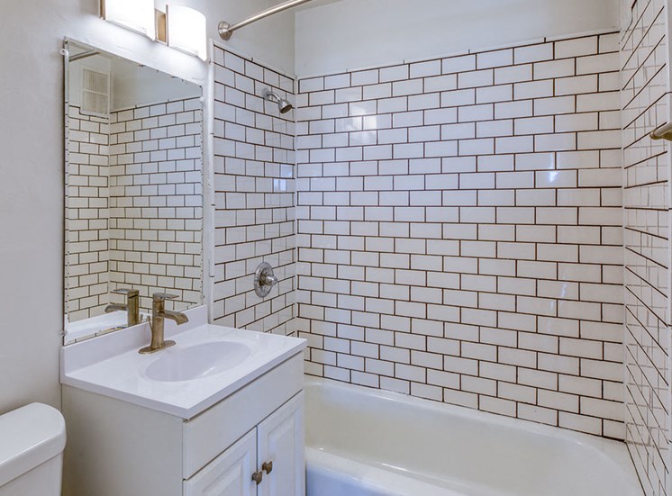 Remodeled_Bath_The_Lafayette_2