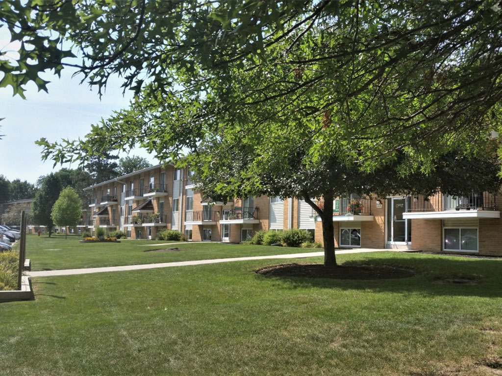 Coralville, IA Apartments for Rent Scotsdale Photos