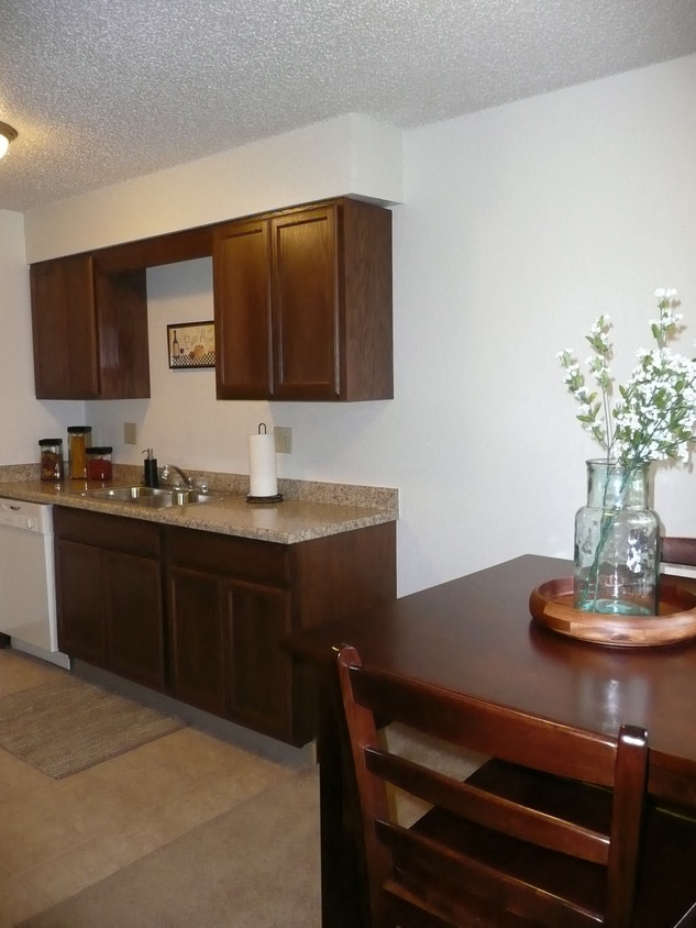Fully Equipped Kitchens And Dining at Parkside Manor, Iowa, 52241