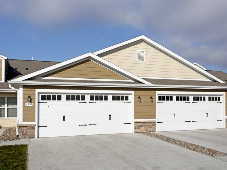Ankeny IA Apartment Rentals Redwood Havenwood Exterior Two Car Garage