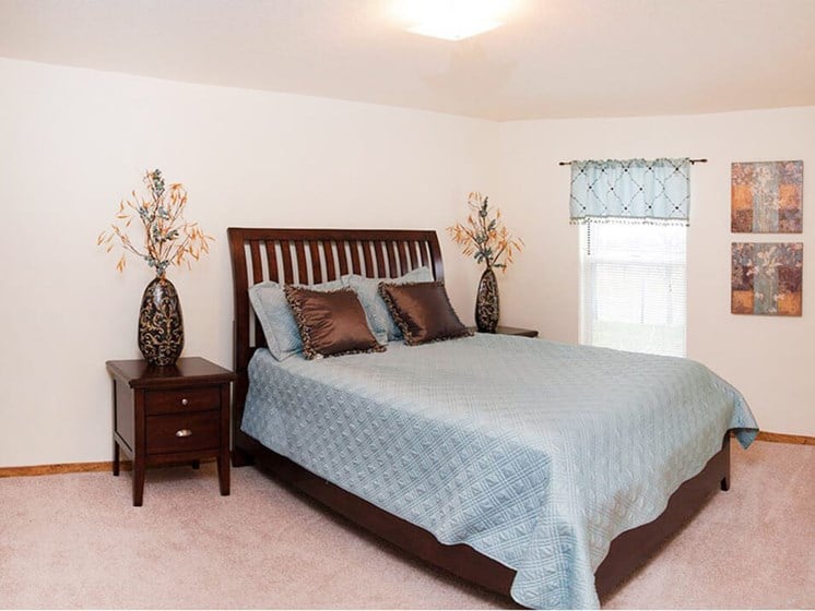 master bedroom in Crown Pointe Apartments