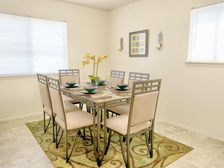 dining area at Gateway Townhomes