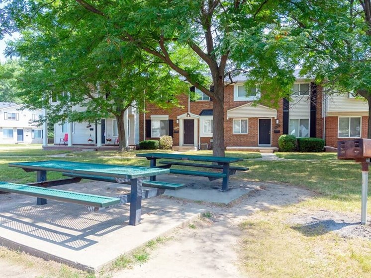 Picnic area at Gateway Townhomes