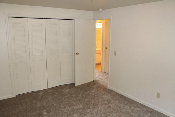 Parkview Manor Apartments - Two-bedroom, One-Bath Units in Tonawanda New York – Closet – Master - Ask for a Tour - Pet Friendly