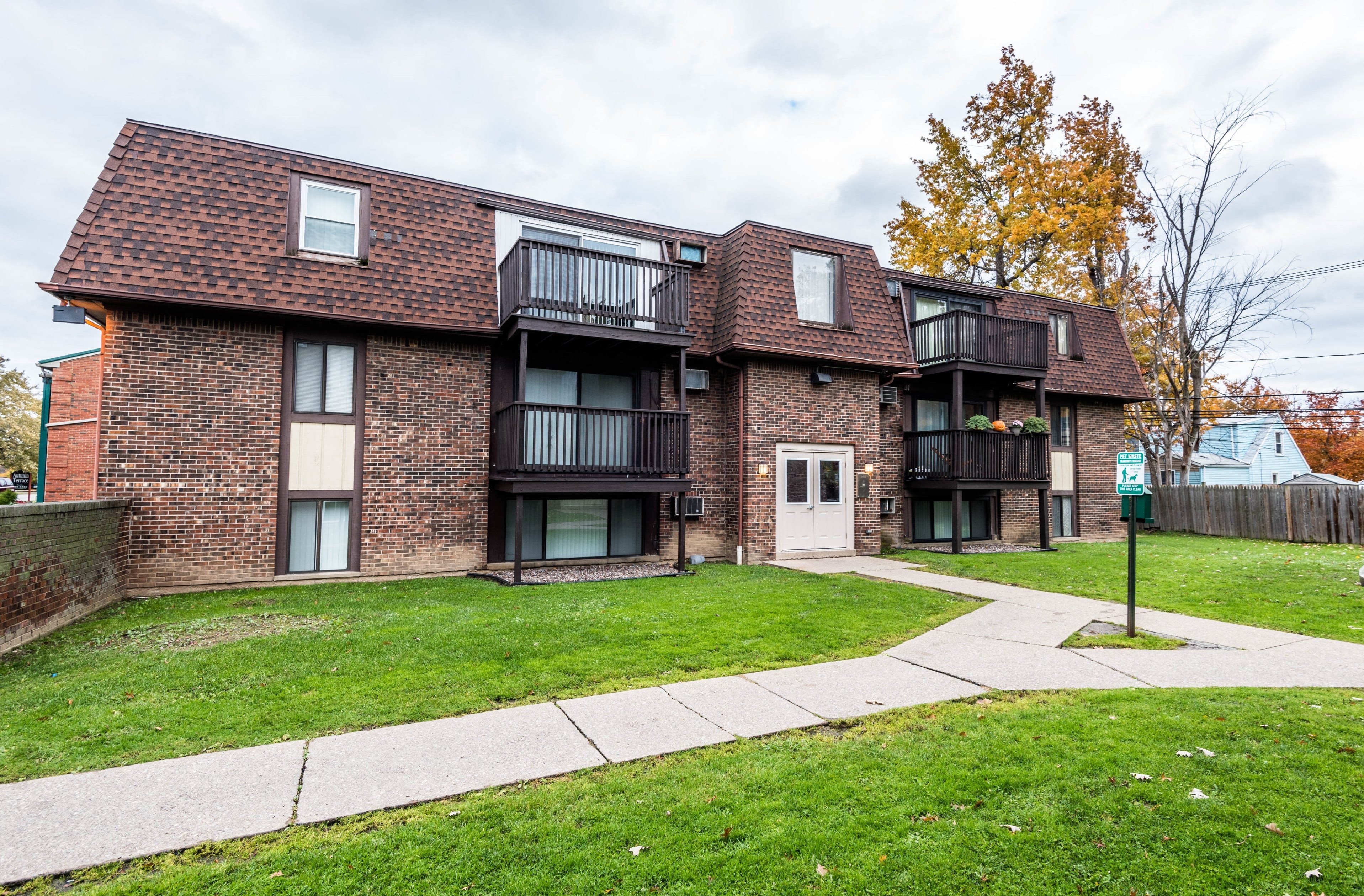 Sheridan Drive - One-bedroom, One-Bath Units - Two-bedroom, One-Bath Units – Tonawanda, NY – Kenmore-Tonawanda School District – Appliances Included – Pet Friendly