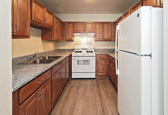 Parkside Houses – Kitchen – Dining Room - Efficient Appliances Included - Gas Range - Energy Efficient Refrigerators - 24 Hour Emergency Maintenance - Ask for a Tour – Internet and Cable Ready - Extra