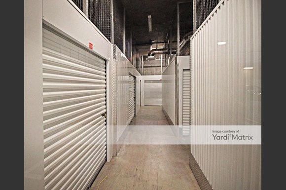 Farmers Market Self Storage 111 The Grove Drive Los Angeles Café Farmers Market Self Storage 111 The, Farmers Market Storage