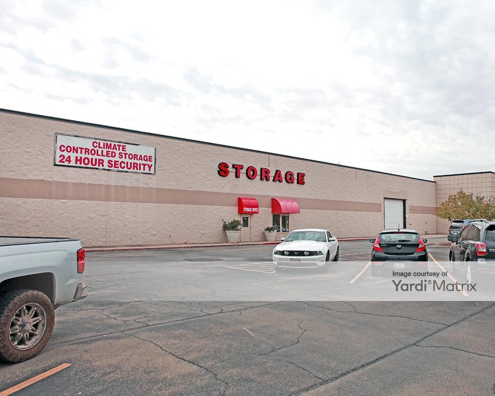 Vineyard Self Storage 2208 West Hefner Road Oklahoma City Rentcafe [ 385 x 580 Pixel ]