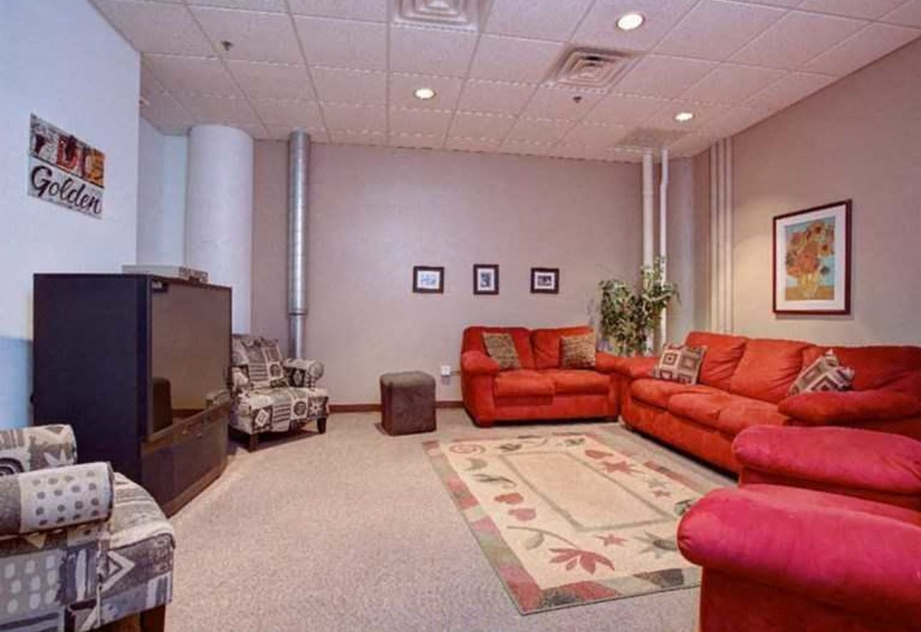 Kunzelmann Esser Lofts Apartments In Milwaukee Wi [ 822 x 1290 Pixel ]