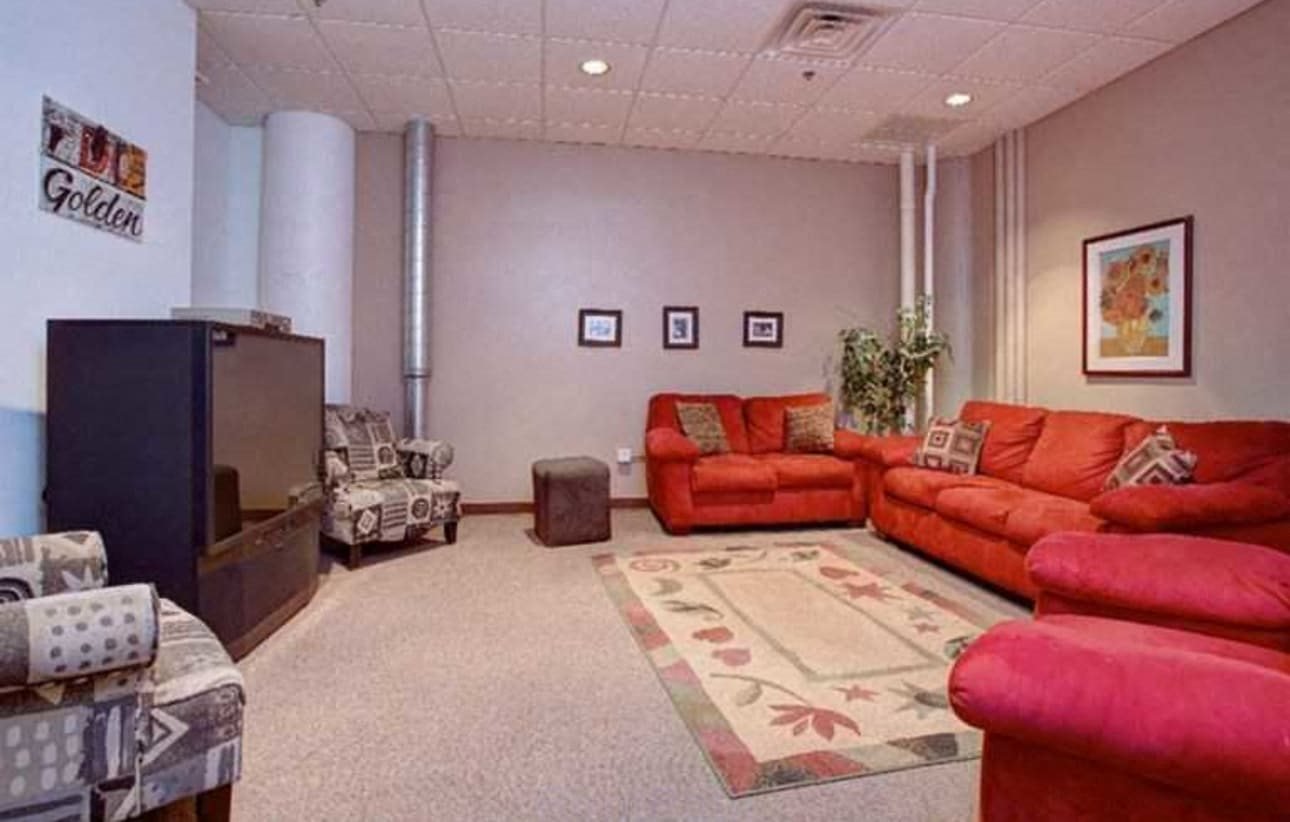 Kunzelmann Esser Lofts Apartments In Milwaukee Wi [ 822 x 1290 Pixel ]