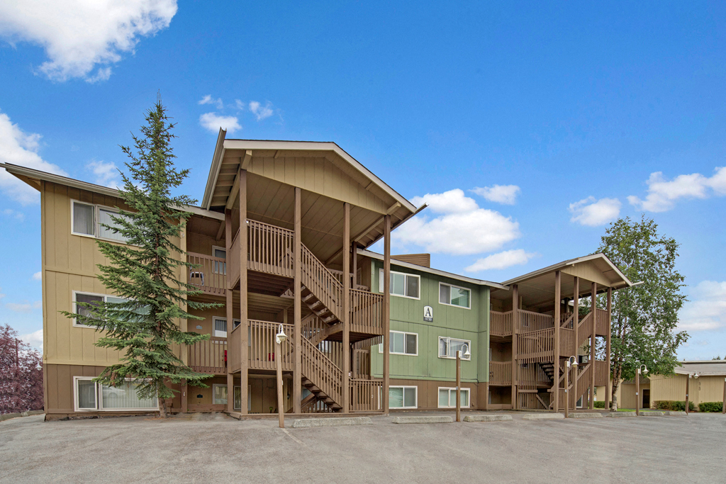 The Club At Eagle Point Apartments in Anchorage, AK Weidner