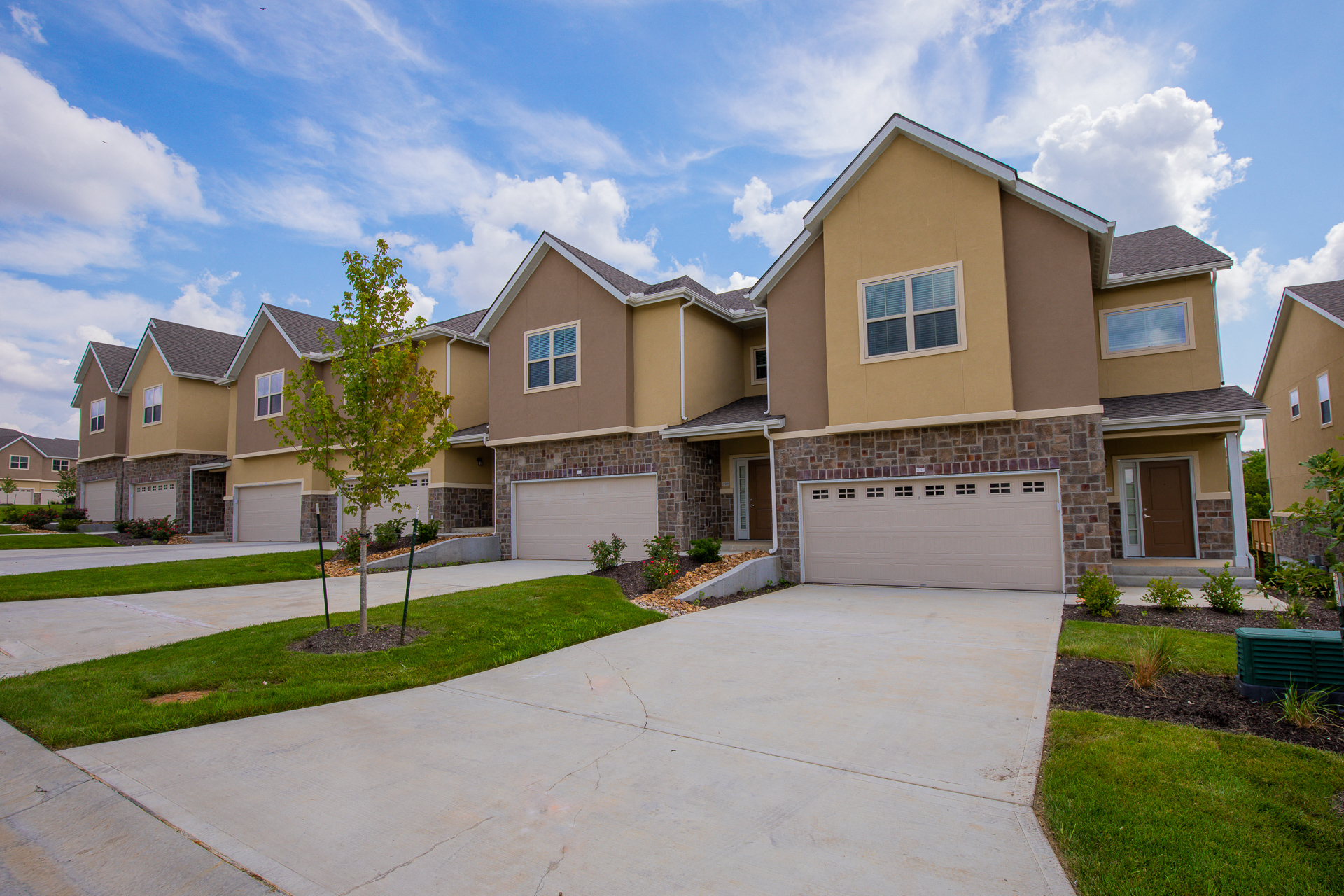 Prairie Creek Apartments in Lenexa, KS