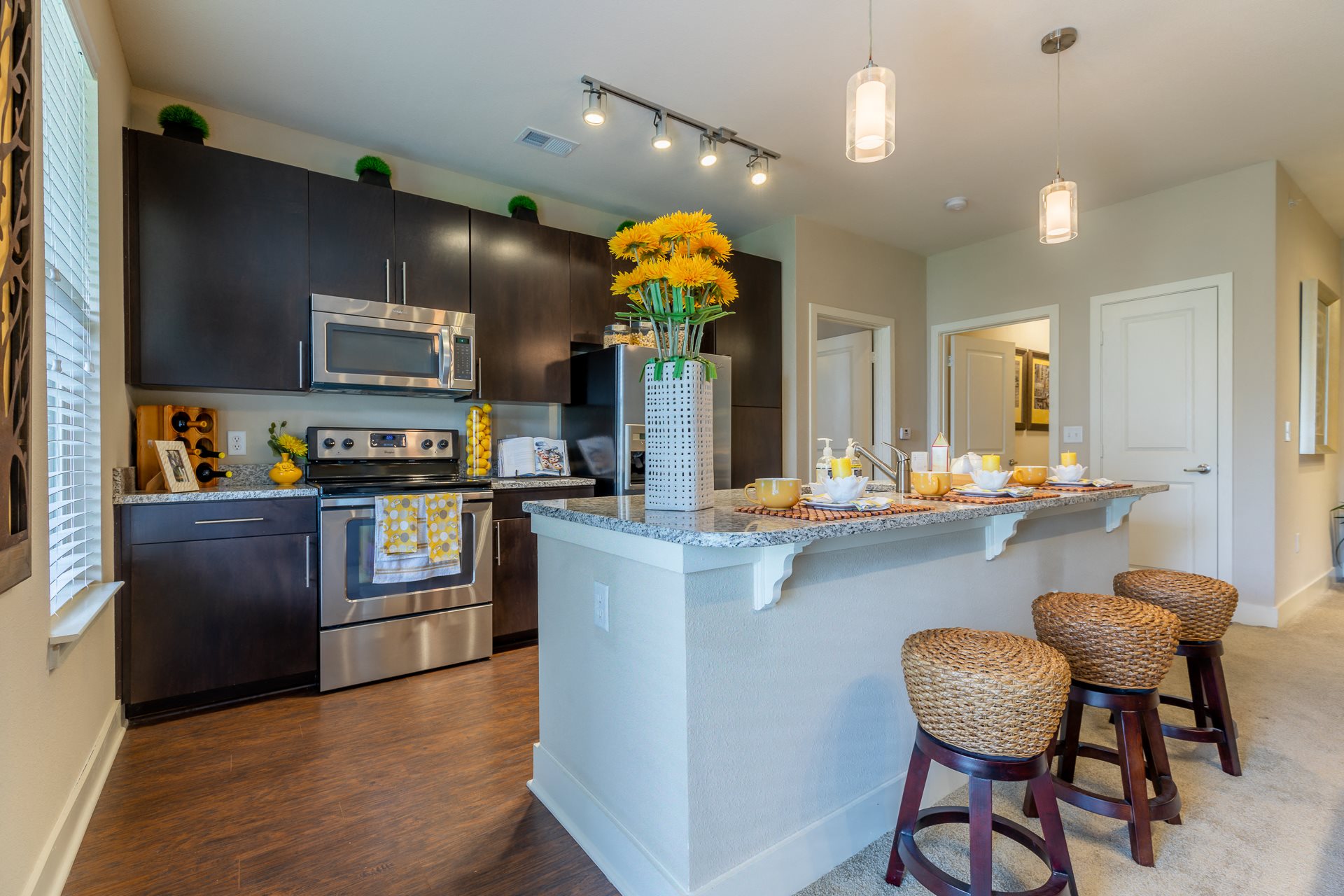 Luxury Apartments in Lenexa, KS Prairie Creek