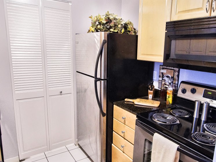 Fully Equipped Kitchen With Modern Appliances at  Integrity Medina Apartments, Integrity Realty LLC, Ohio, 44256