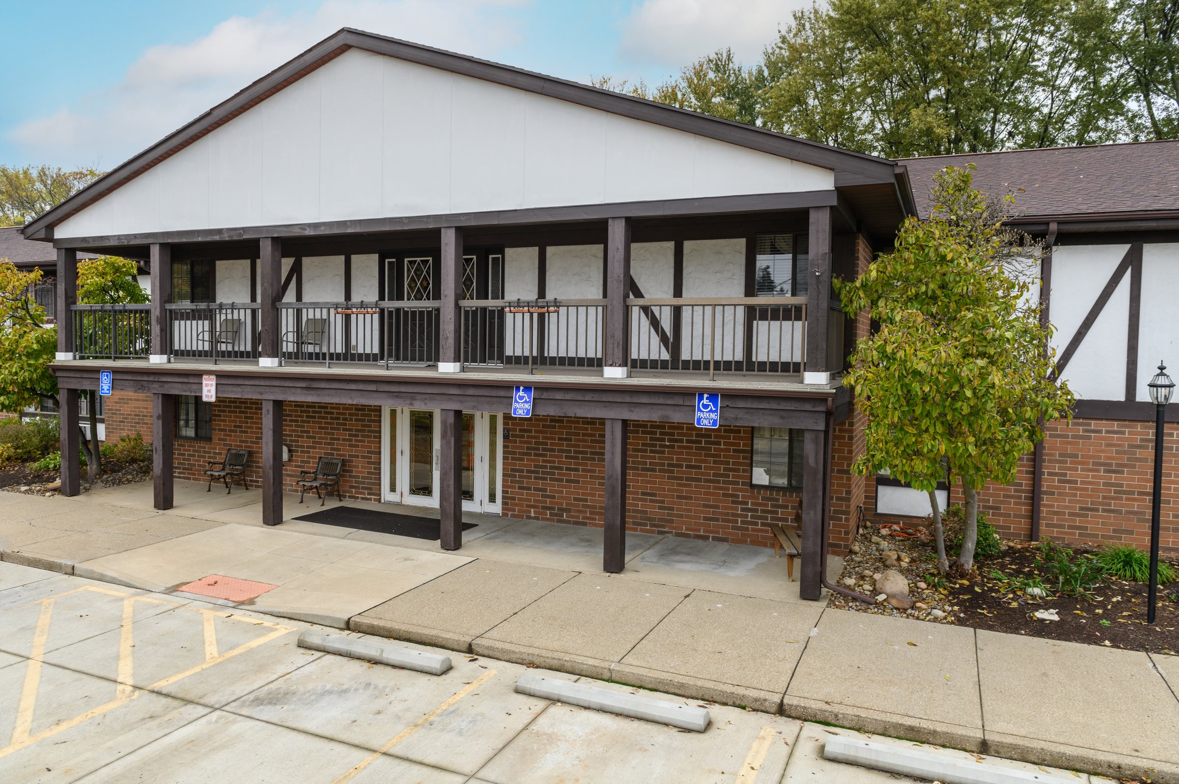 Photos and Video of Plaza Apartments in Canton, OH