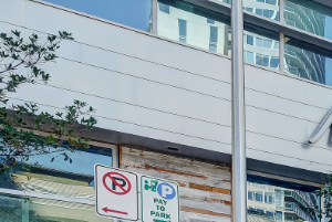 Walking distance retail - Malibu, Flex Feet, Trader Joe's street view