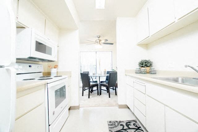 A kitchen at Casitas