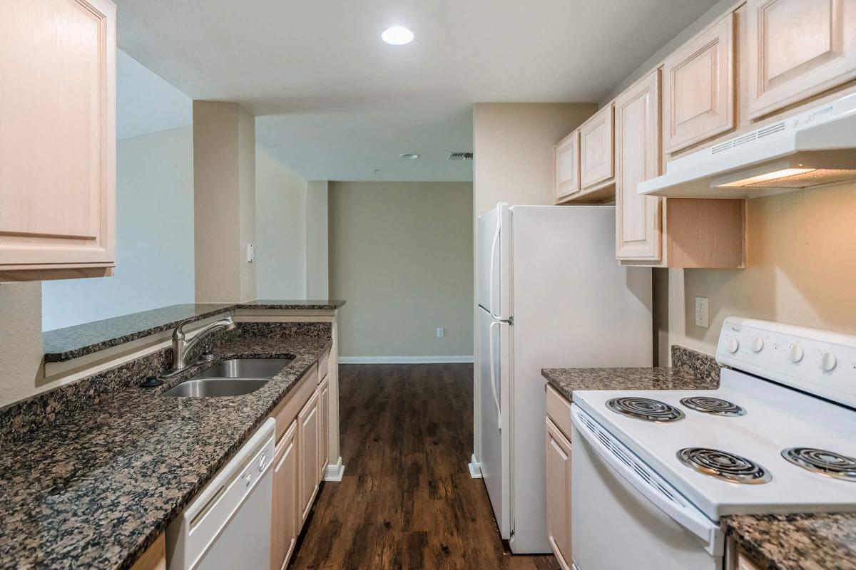 Photos and Video of Live Oaks Apartments in Baton Rouge, LA